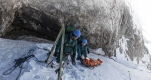 Elf Wanderer in Nordspanien im Schnee gefangen